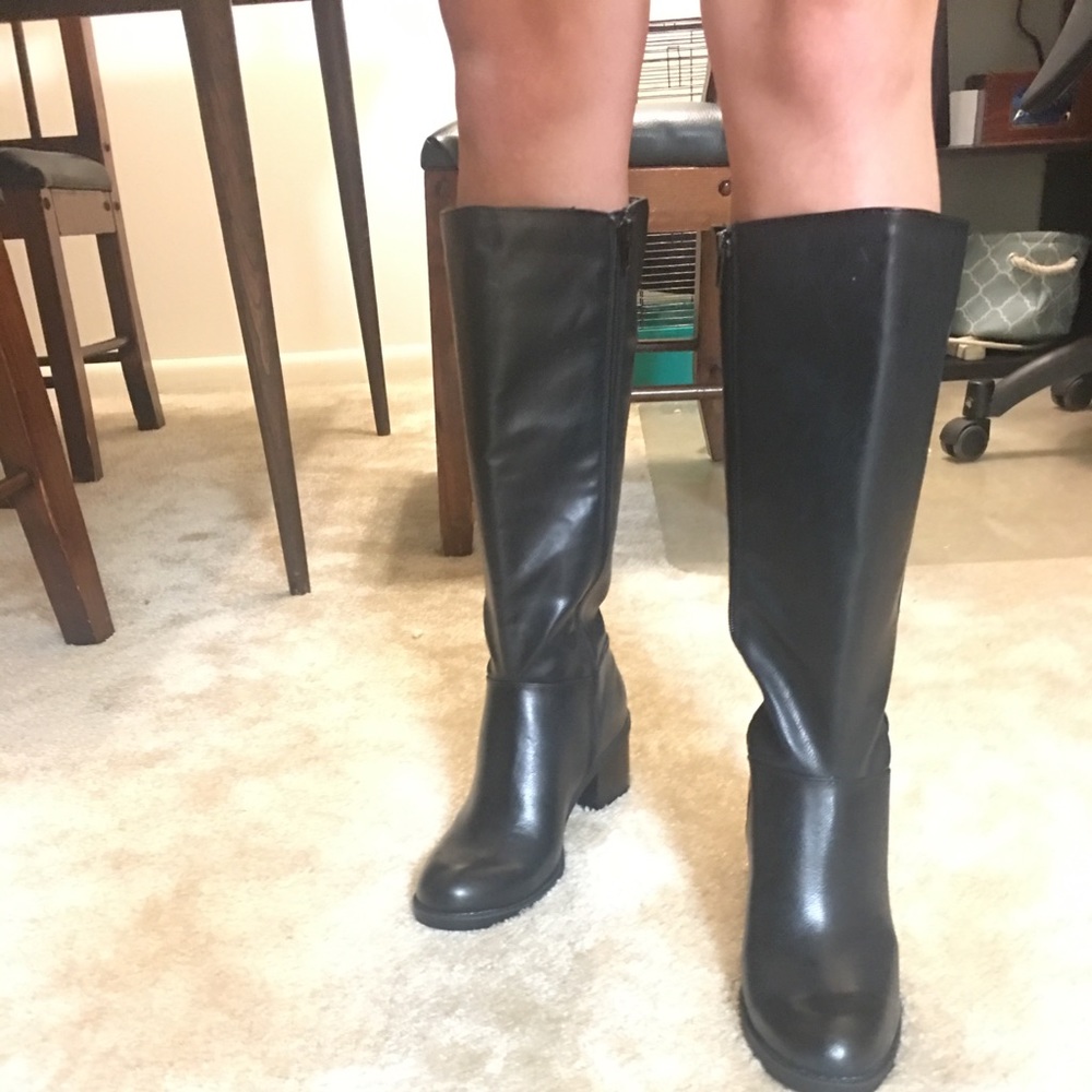 Tall winter black boots