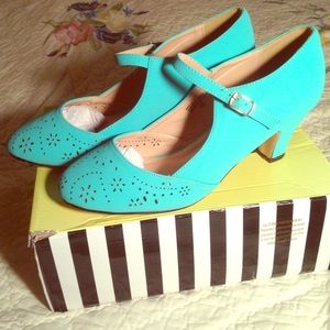 8.5 wide kitten heel shoes mint blue