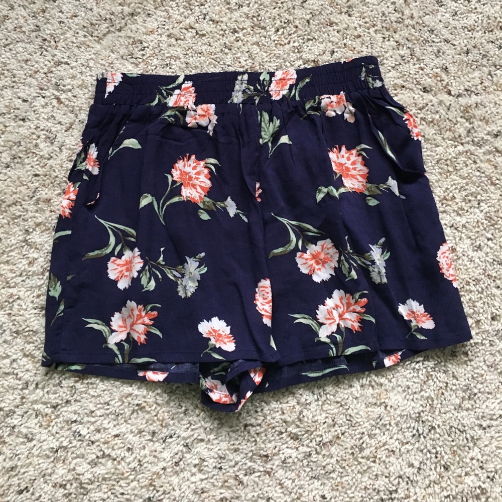 Floral fabric shorts