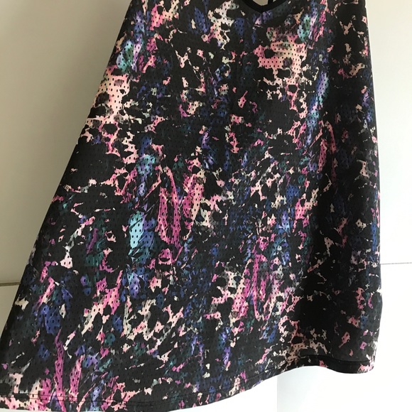 RARE LULULEMON “Motion multi” Ladder Singlet Size 10 - Picture 2 of 4