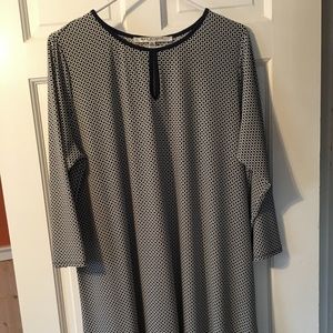 1X Shift Dress