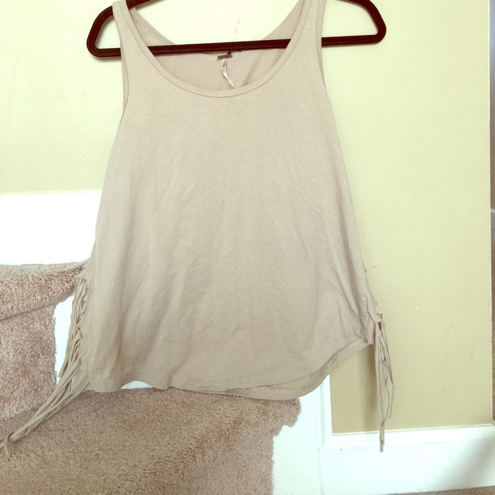 Sleeveless shirt