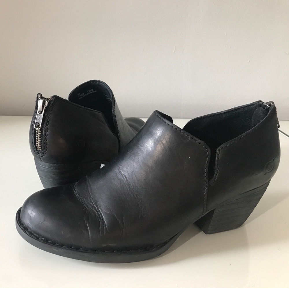 Size 9 born shooties