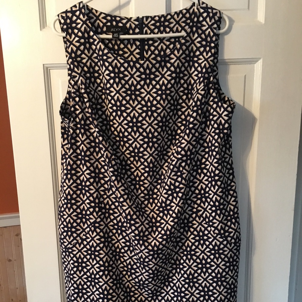 16w Shift Dress