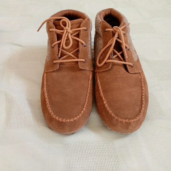 Patagonia Shoes - Patagonia women's suede boots like new condition