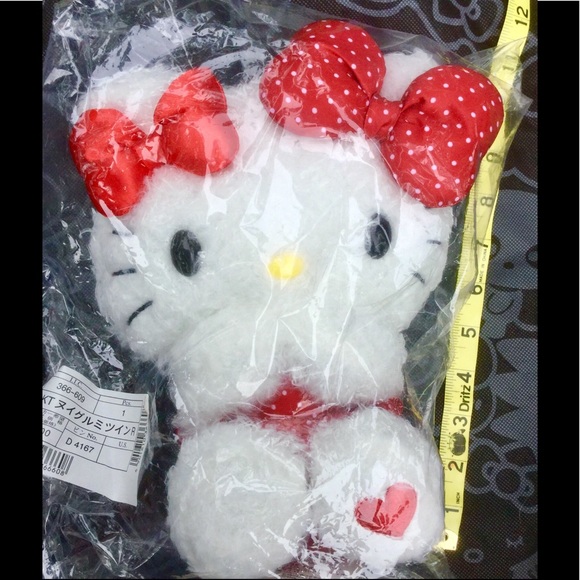 Hello Kitty Makeup Bag Bonus Plushy - Picture 7 of 8