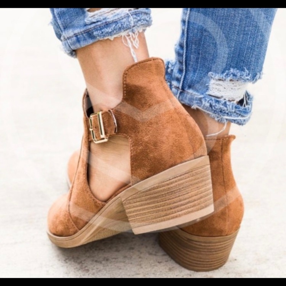 🤑🤑🤑LAST PAIR🤑🤑🤑camel cut out ankle boot - Picture 4 of 4