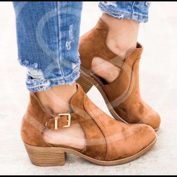 π€π€π€LAST PAIRπ€π€π€camel cut out ankle boot - Picture 2 of 4