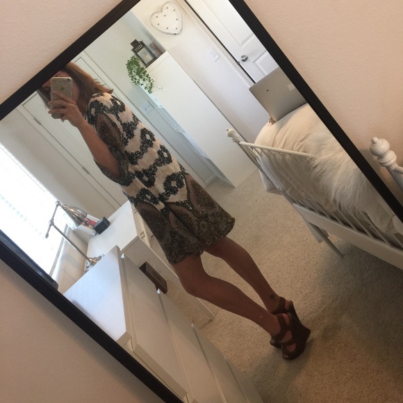 Abstract printed shift dress - Picture 4 of 5