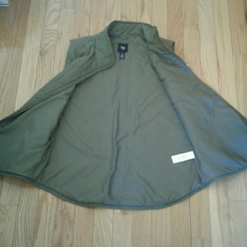 Vest - Picture 2 of 3