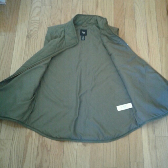 Vest - Picture 2 of 3