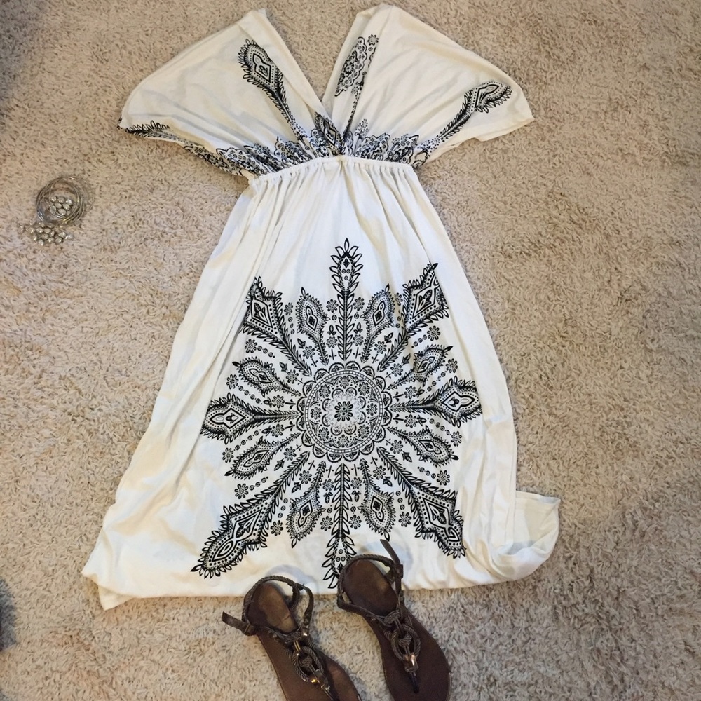 ❌SOLD❌ black & white dress