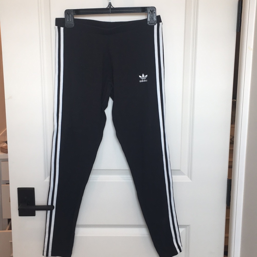 NEVER WORN Adidas black classic leggings SIZE M