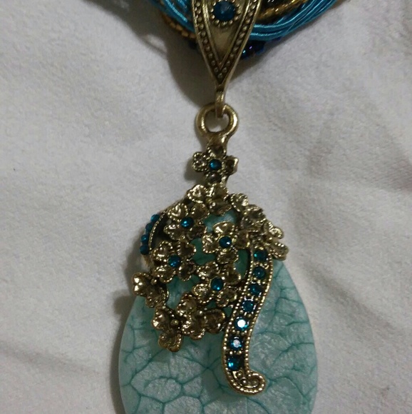 Turquoise and Gold Ribbon Pendant Necklace. New - Picture 2 of 4