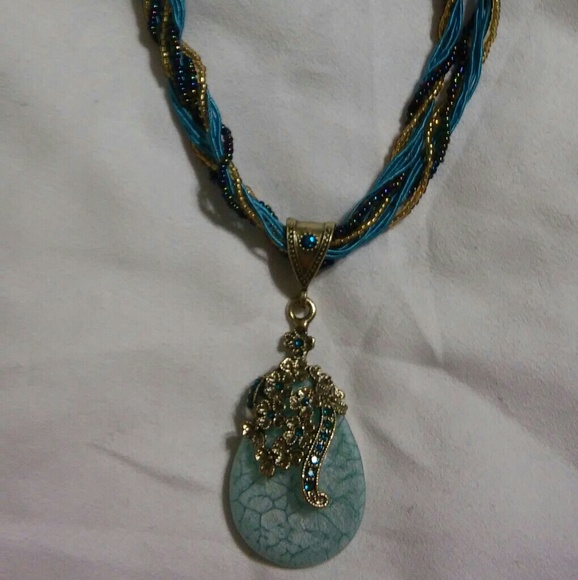 Turquoise and Gold Ribbon Pendant Necklace. New - Picture 3 of 4