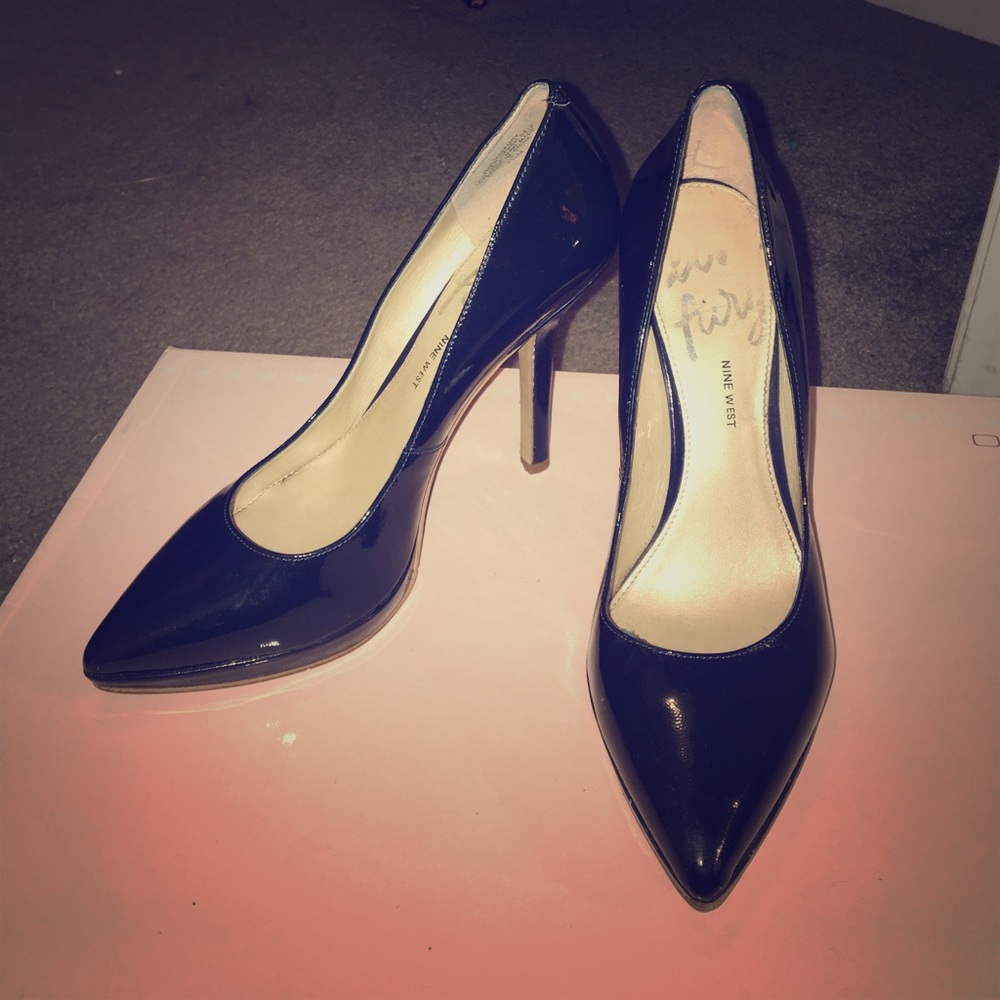 Nine West navy patent leather heels EUC 7.5