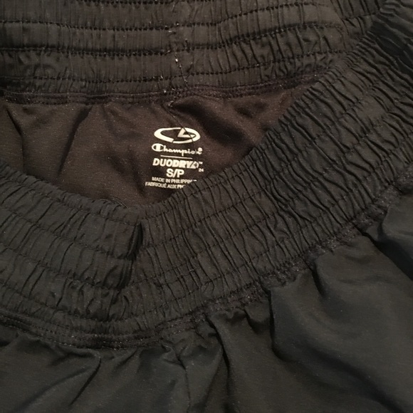 Champion shorts - Picture 2 of 2