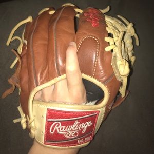 A baseball glove/ pro design