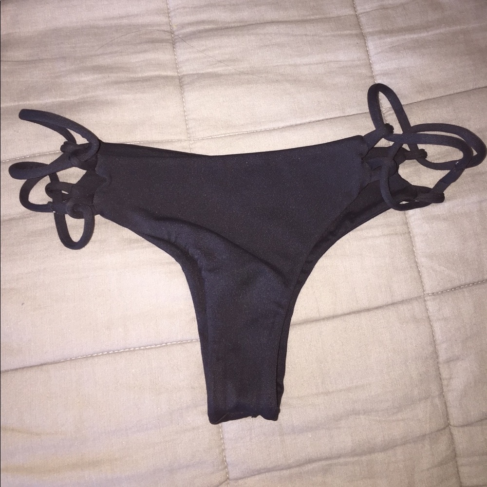 San Lorenzo black swim bottoms