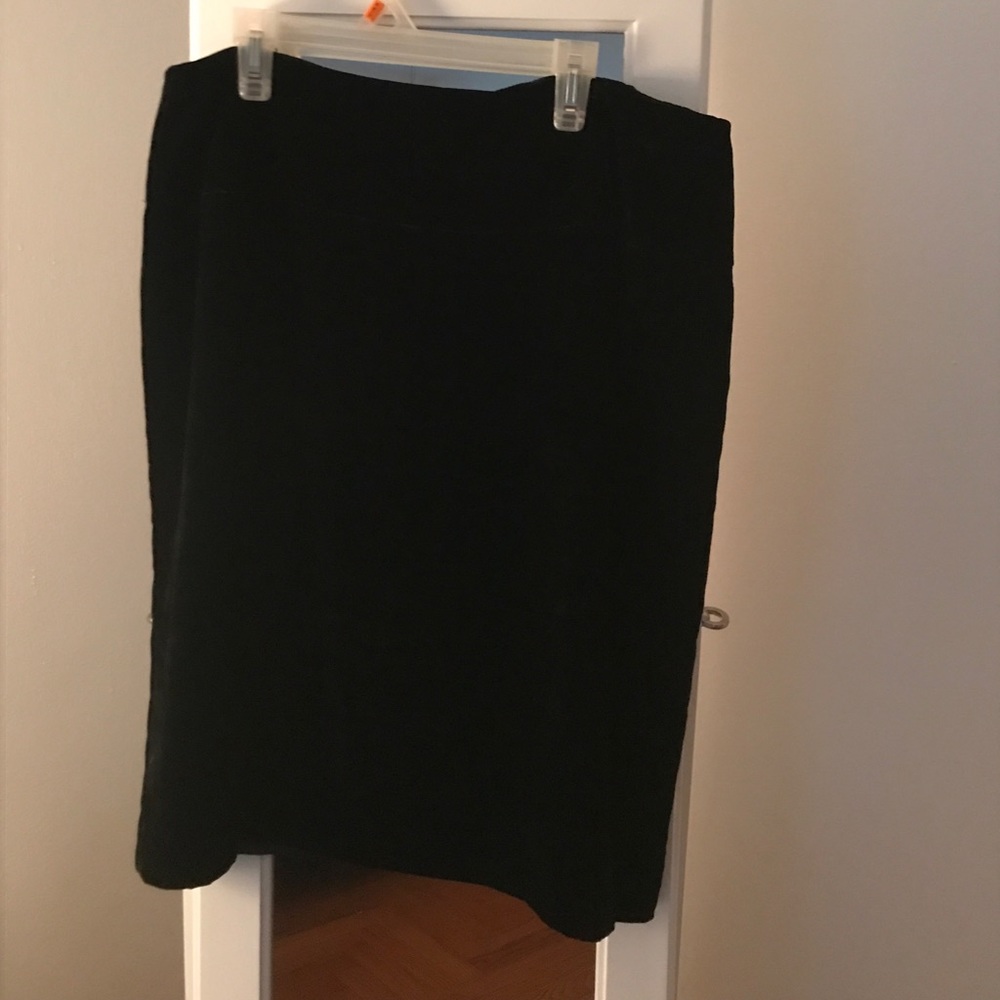 Black Crush Velvet INC International Skirt