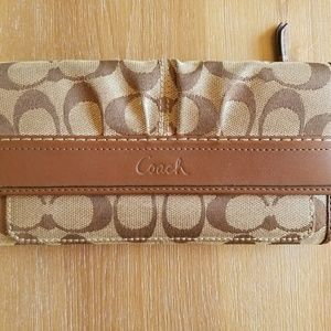 Coach wallet-women's