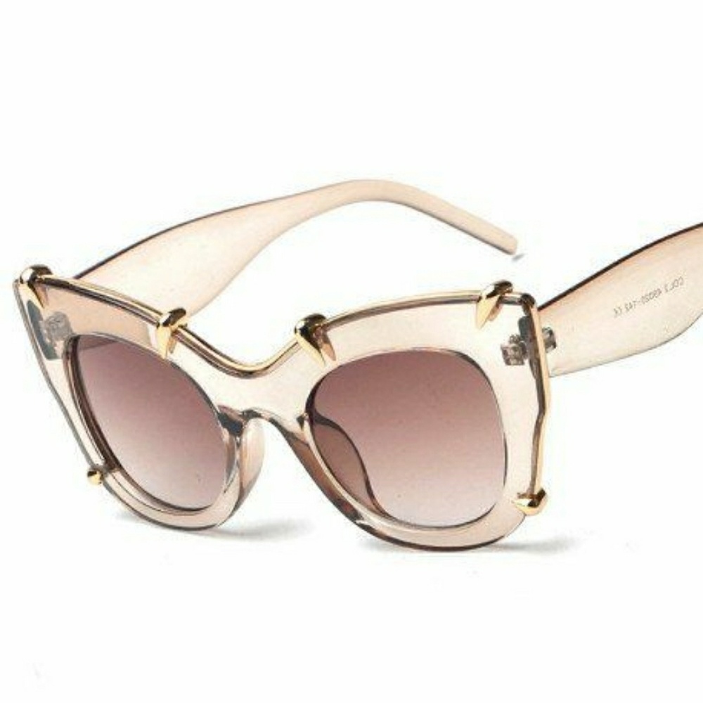 Cat eye golden claw edge detailed sunglasses brown