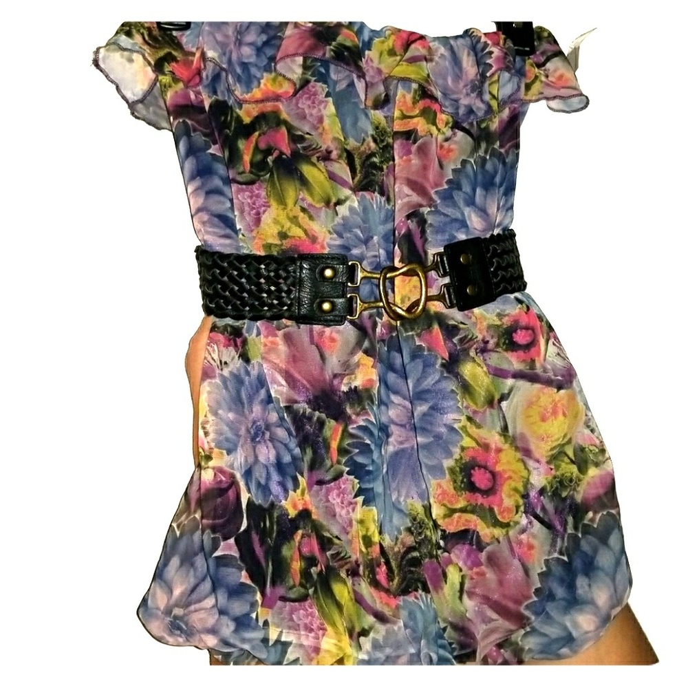 Strapless ruffled multicolor flower blouse