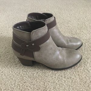 City Classified Ankle Booties Size 7
