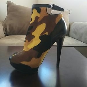 Michael Kors Novelty Boots