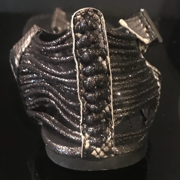 Sandal - Picture 3 of 6