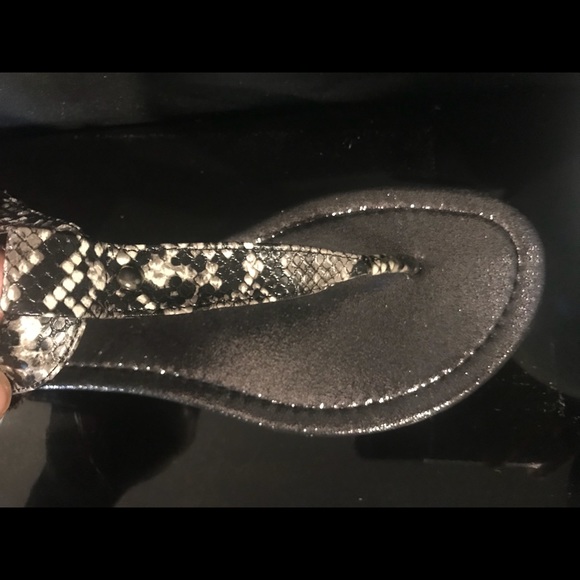 Sandal - Picture 4 of 6