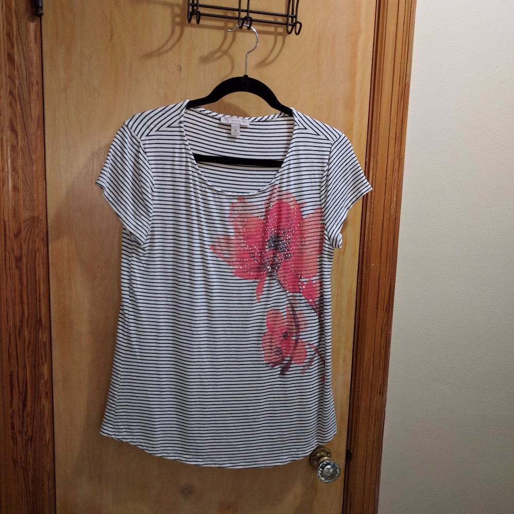 Cute stripe t-shirt with flower embellishment