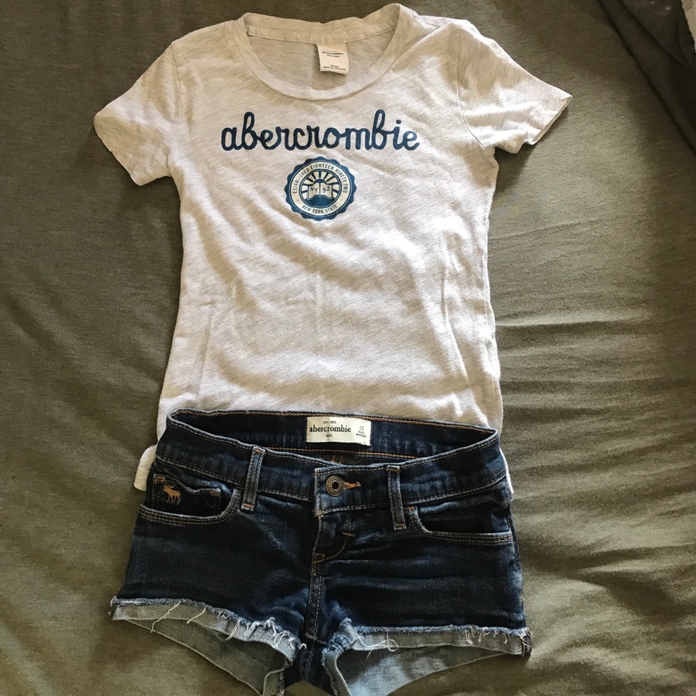Girls ambercrombie t-shirt and shorts size 10