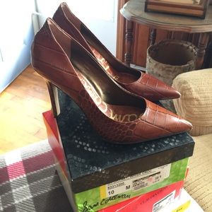 Ladies whiskey colored heels. Price firm