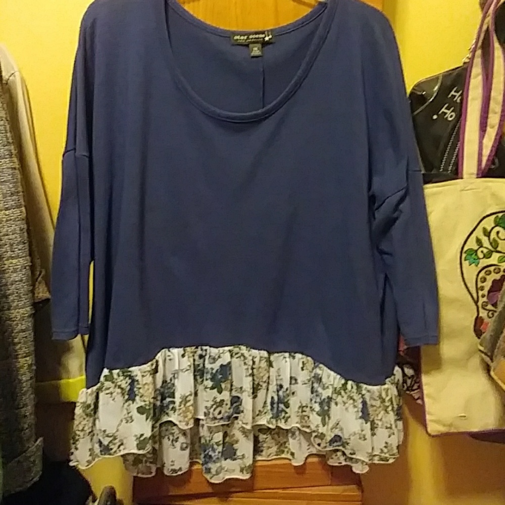 Ruffle bottom shirt
