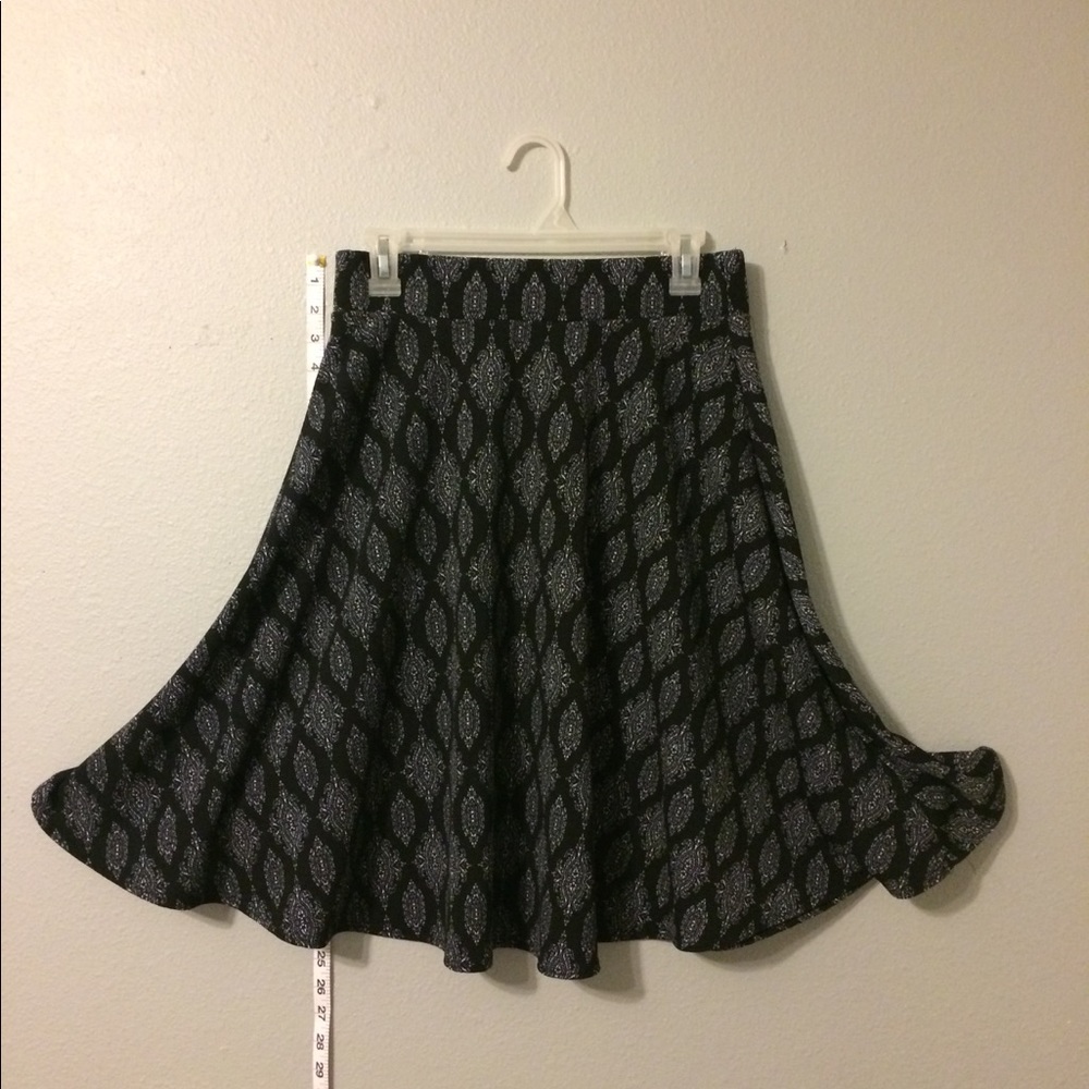 Skirt print black and white