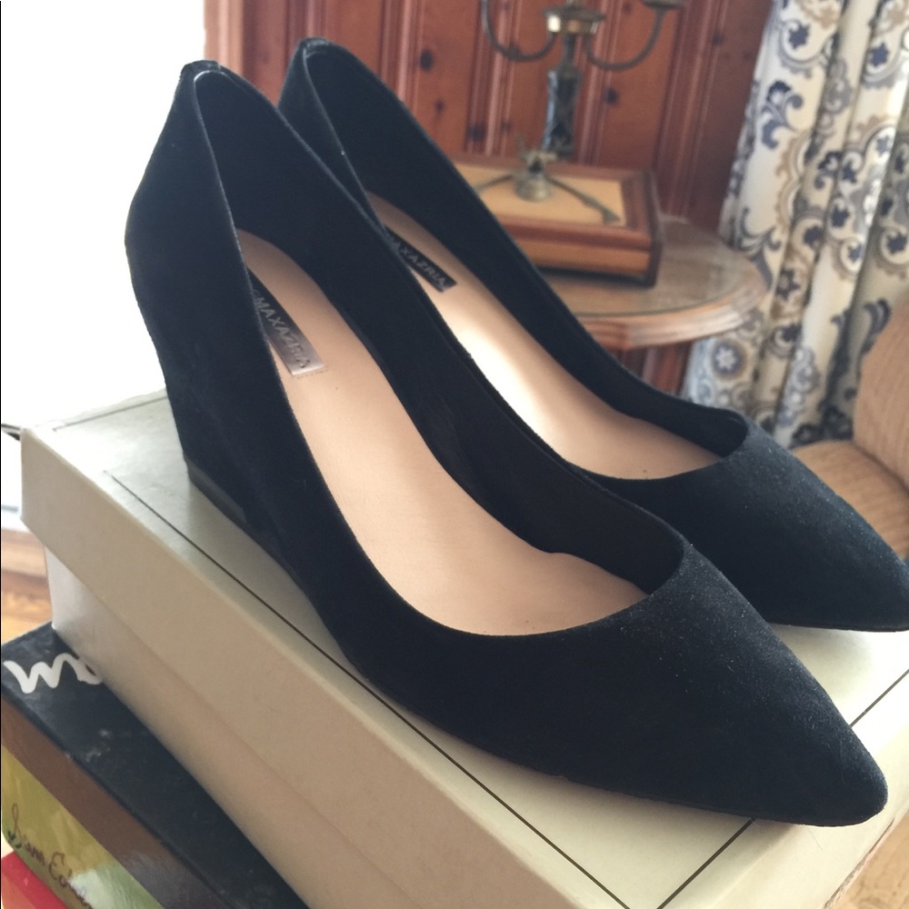 BCBG kidsuede wedges