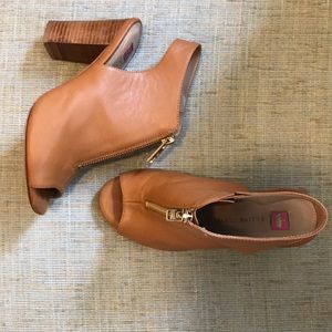 Elaine Turner heeled mules: size 6