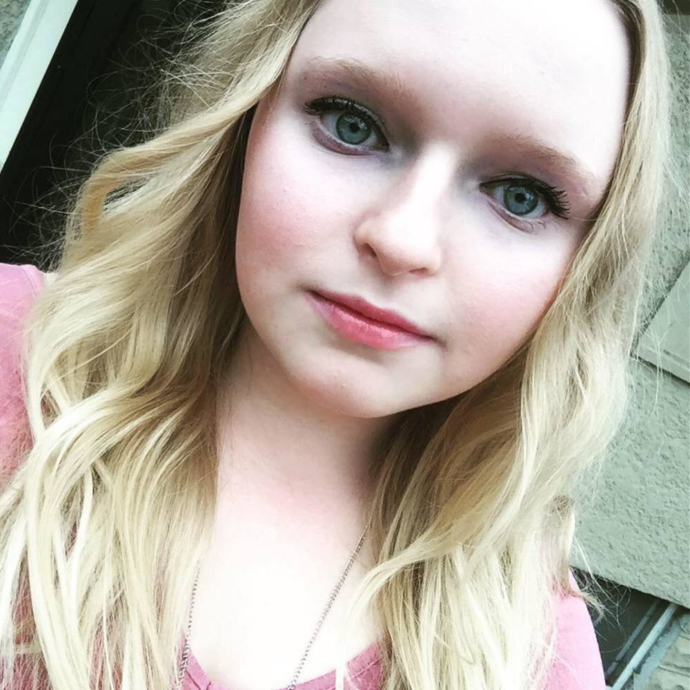 Meet your Posher, Maya