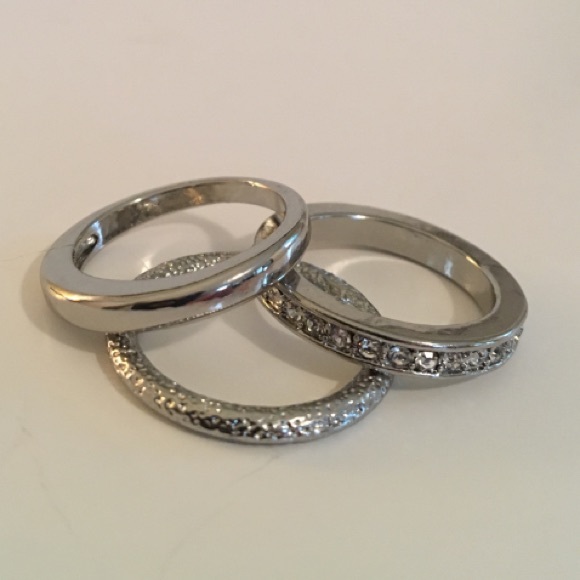 💕💕Ellen Tracy Stacking Rings - Picture 2 of 3