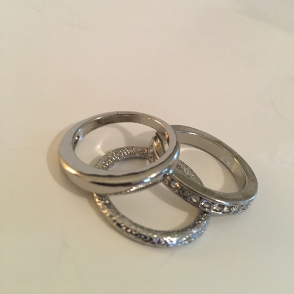 💕💕Ellen Tracy Stacking Rings - Picture 3 of 3