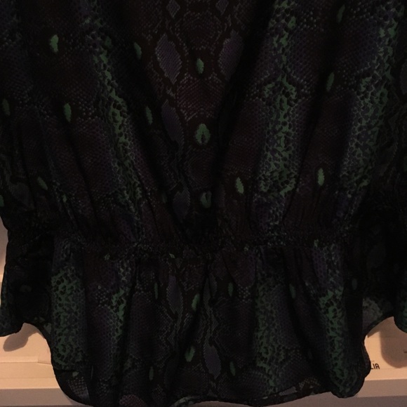 Awesome Silky elastic waist Peplum Top - Picture 4 of 6