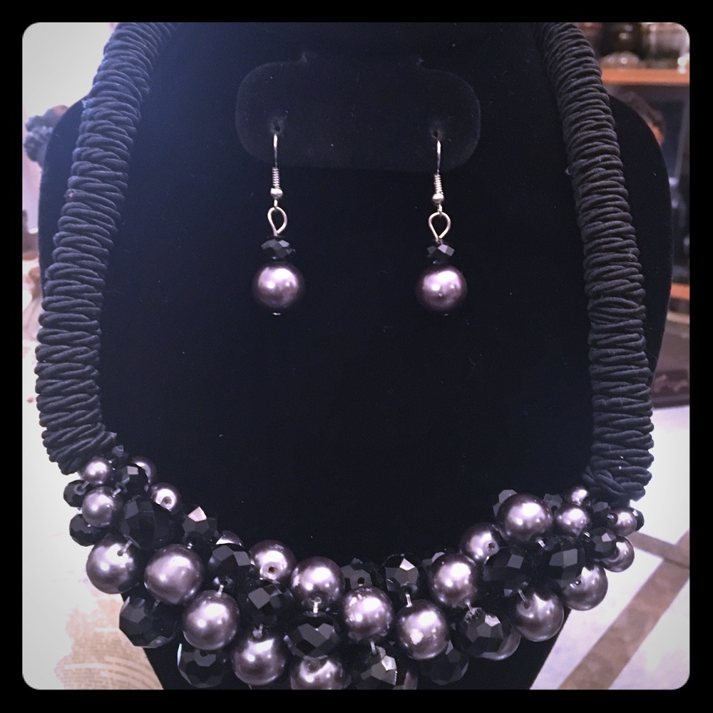 Black and grey pearl w/rope necklace