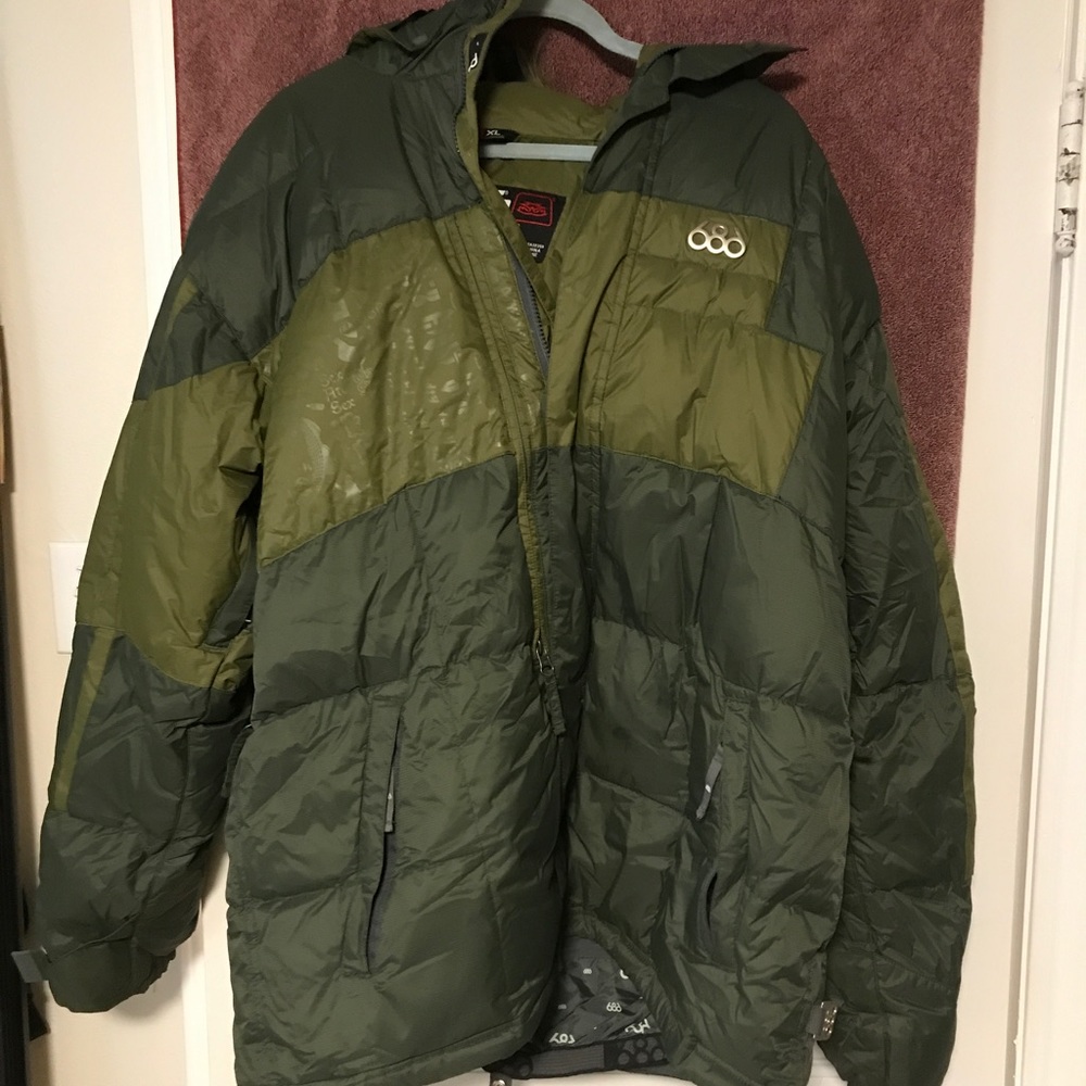 686 snowboarding jacket