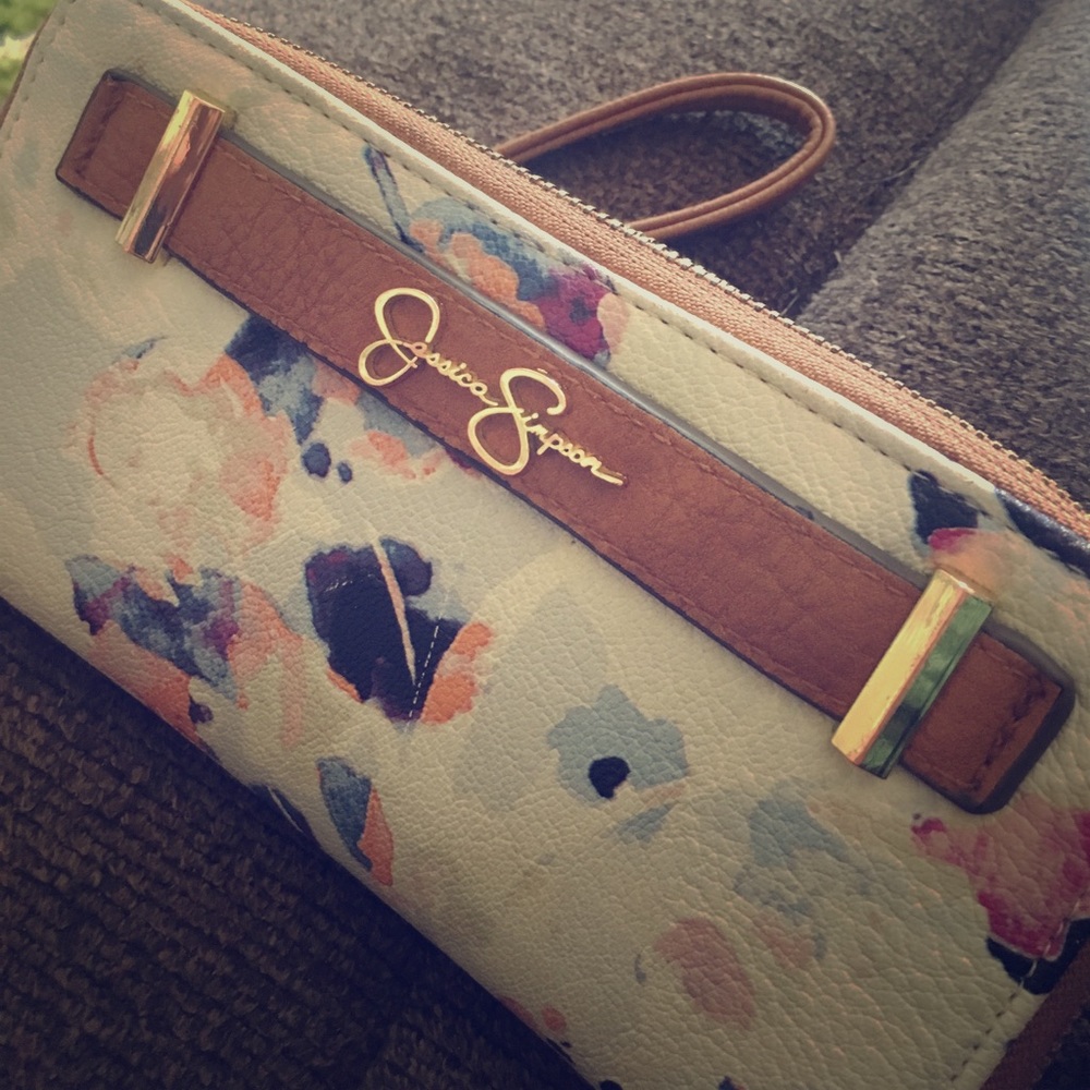 Jessica Simpson wallet
