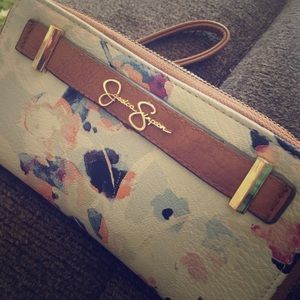 Jessica Simpson wallet