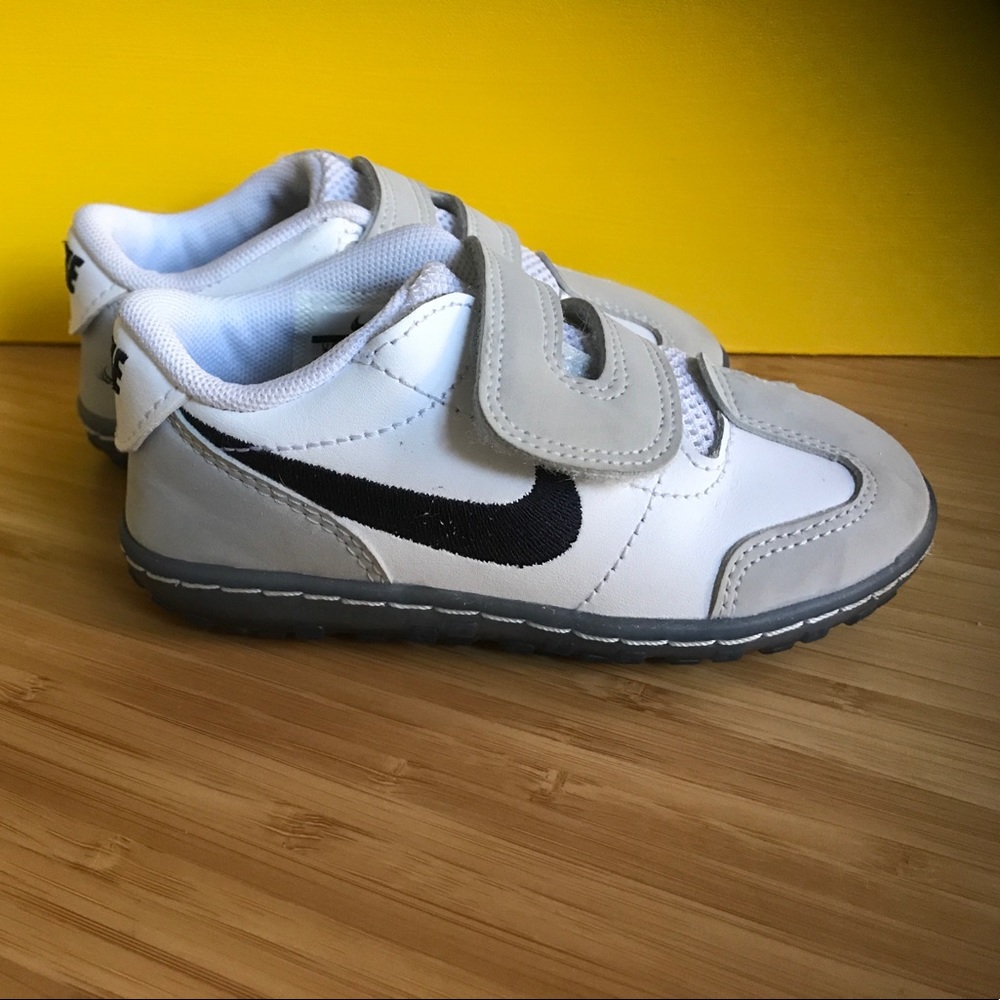 Nike white stitch toddler size 7