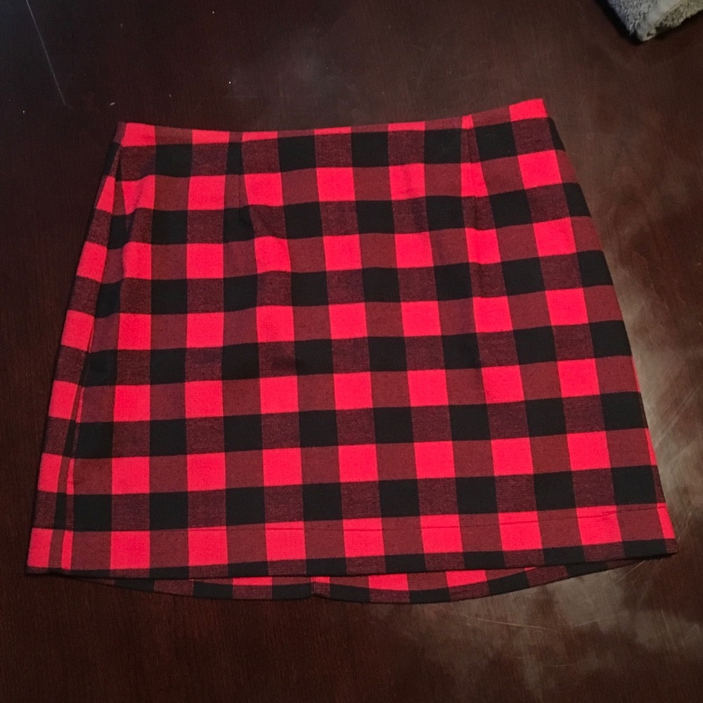 Old Navy buffalo check skirt