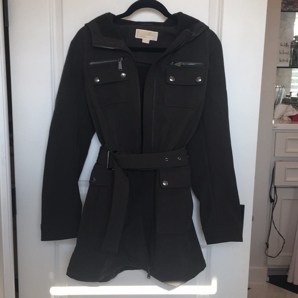 MICHAEL KORS trench coat sizeL color is army green