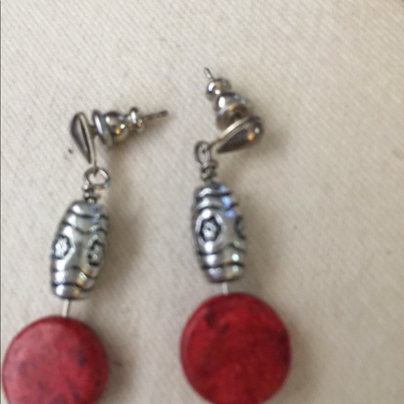 Set necklace and earrings faux silver and coral - Picture 3 of 4